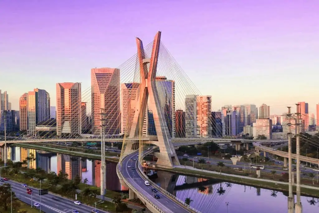 Conheça 7 hotéis ideais para viagens de negócios em São Paulo