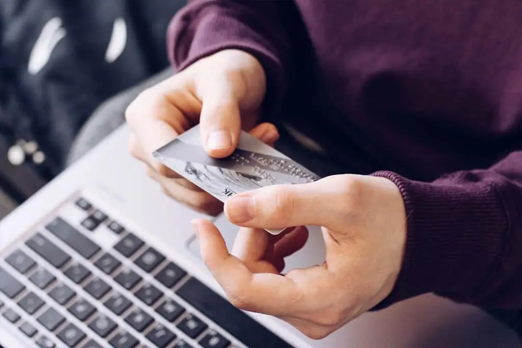 Despesas com viagens corporativas: o que é reembolsável e o que não é?