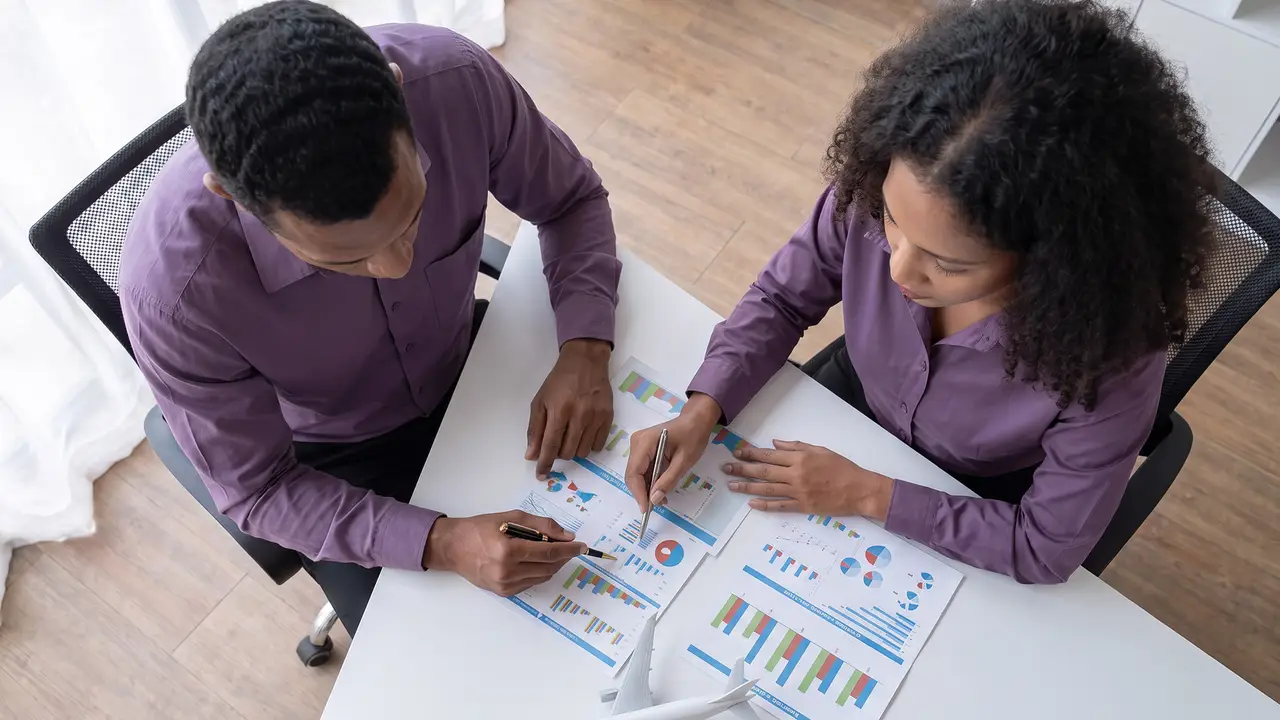 Os principais indicadores para medir o sucesso da gestão de viagens corporativas.
